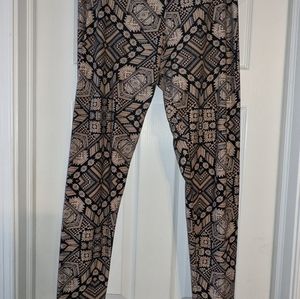 Lularoe Tall & Curvy Leggings